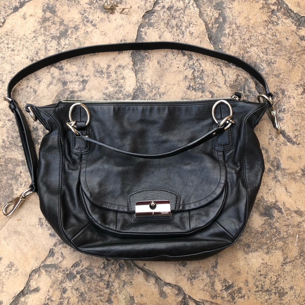 GORGEOUS BLACK COACH PURSE